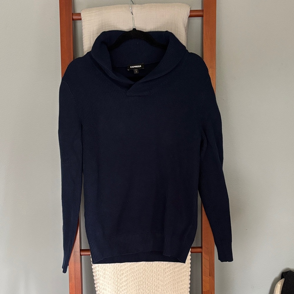 Express Men's Navy Crewneck Sweater
